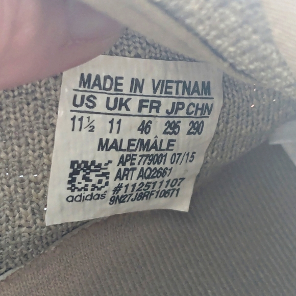 ADIDAS YZY Boost Sneakers - Picture 16 of 16